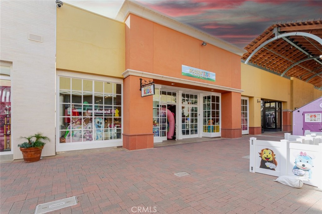 1555 Simi Town Center Way 545