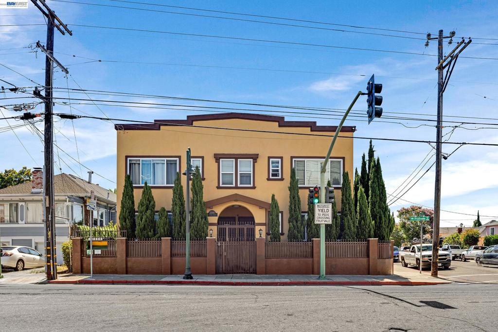 2300 Fruitvale Ave