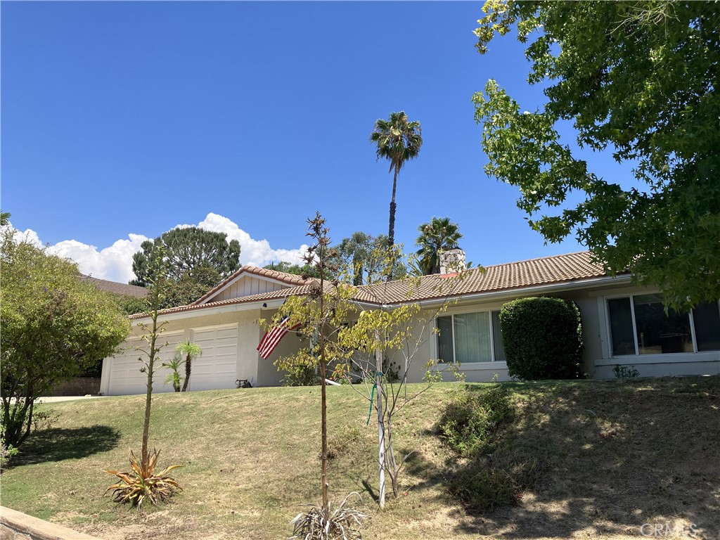 282 Summit Road