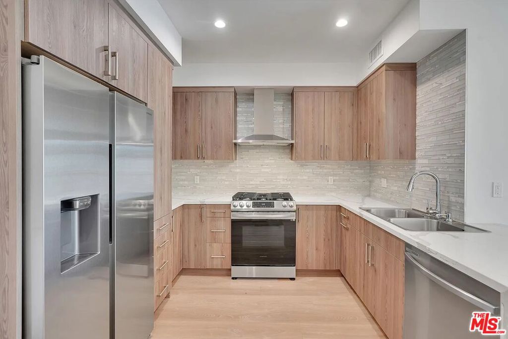 14419 Riverside Drive 306A