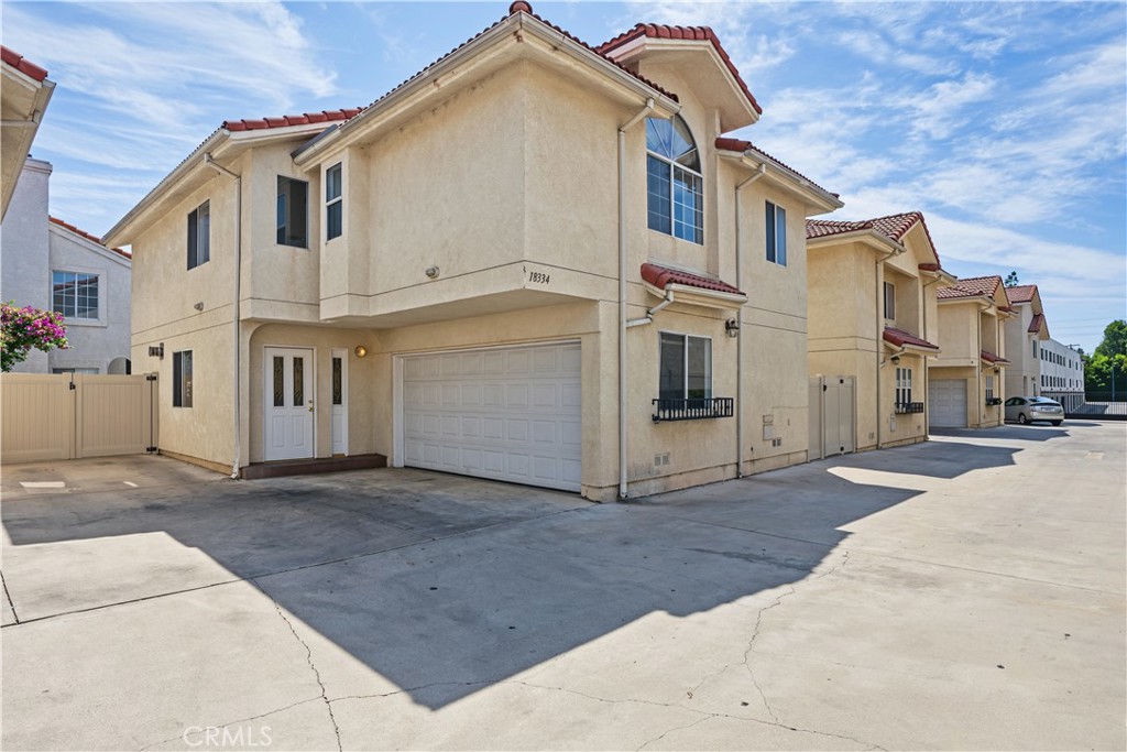 18334 Keswick St.