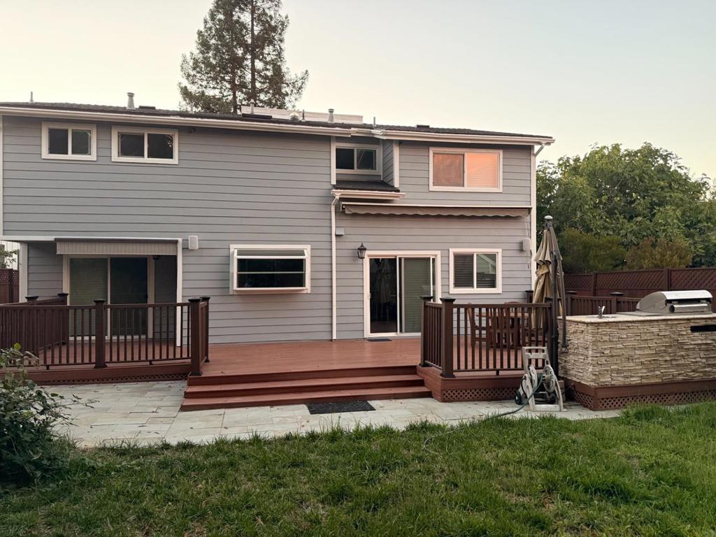 2121 Valparaiso Avenue