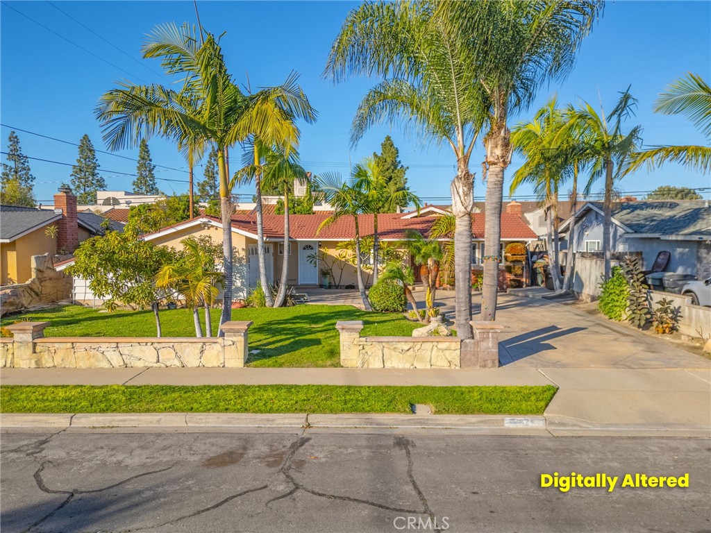 2321 E Puritan