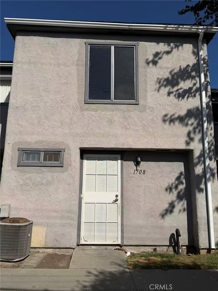 1708 Puente Avenue