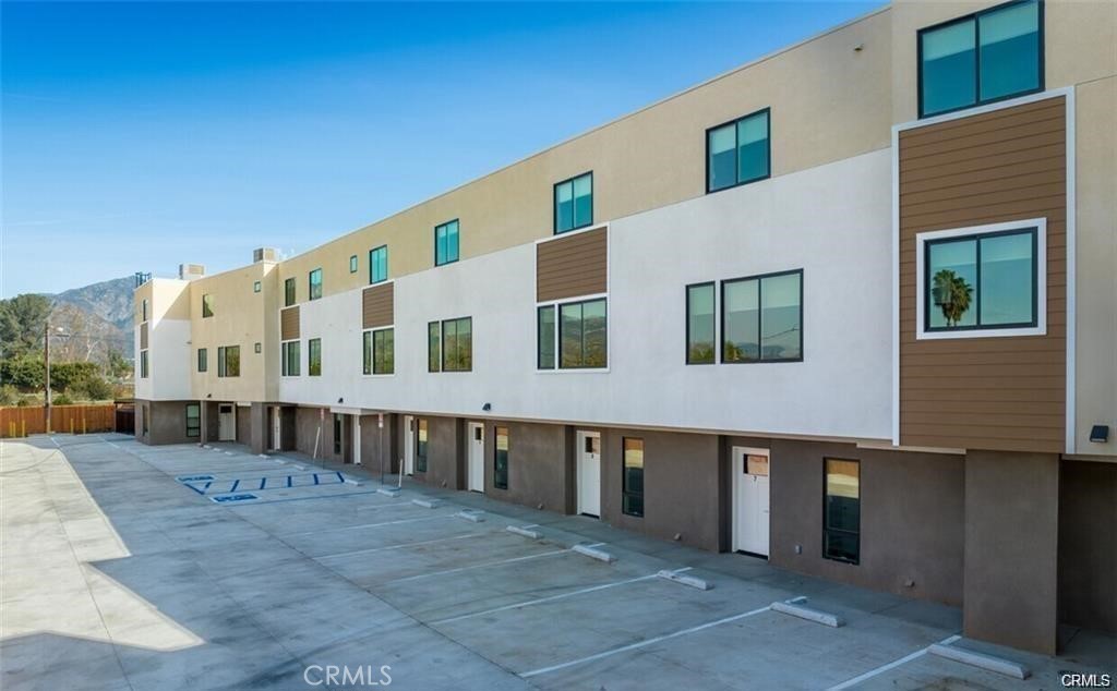 4251 E Live Oak Avenue 10