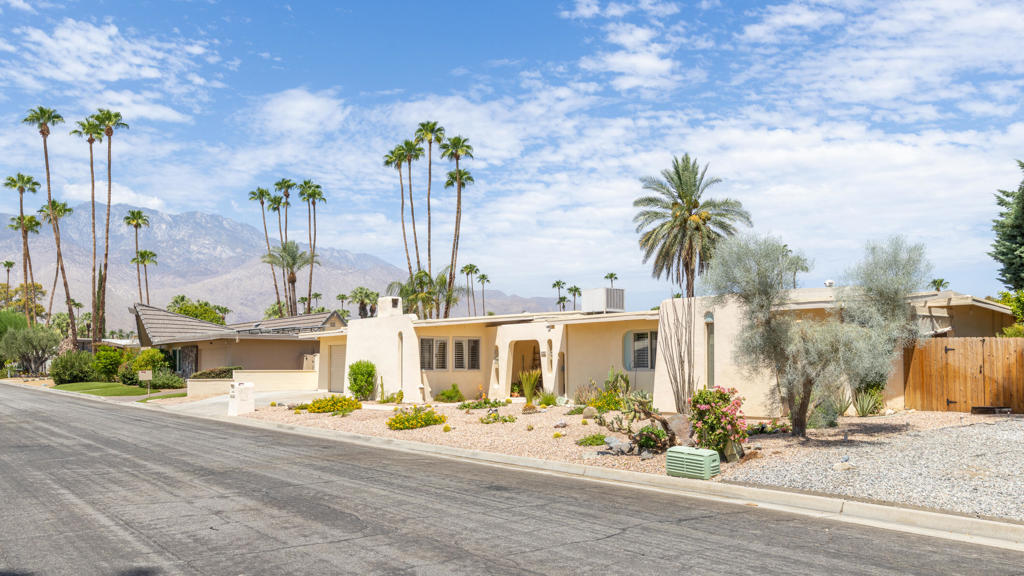 5282 E Lakeside Drive