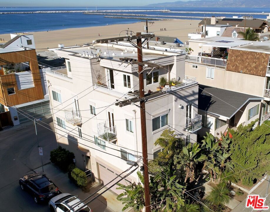 6521 Pacific Avenue