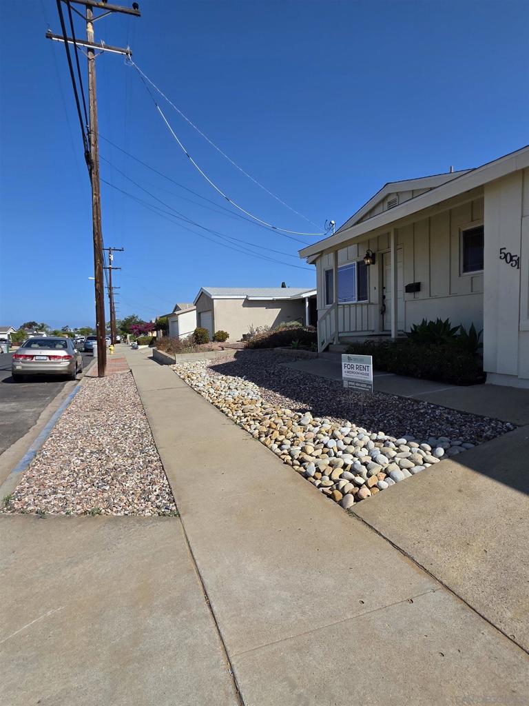 5051 Dubois Drive