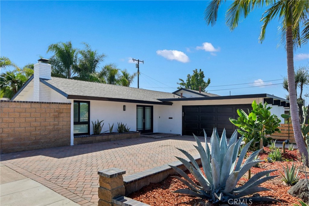 629 S Yorba