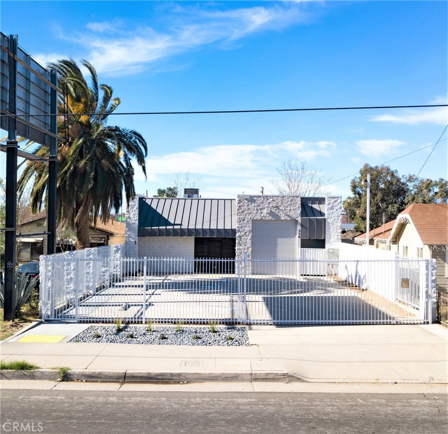 334 S Arrowhead Avenue