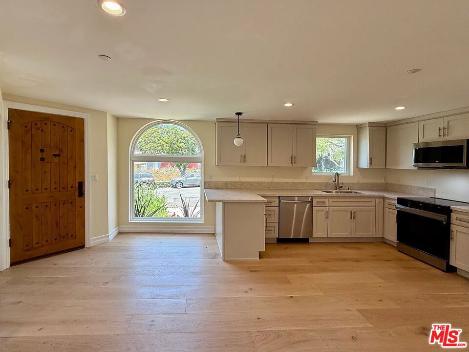 2807 Dunleer Place 1