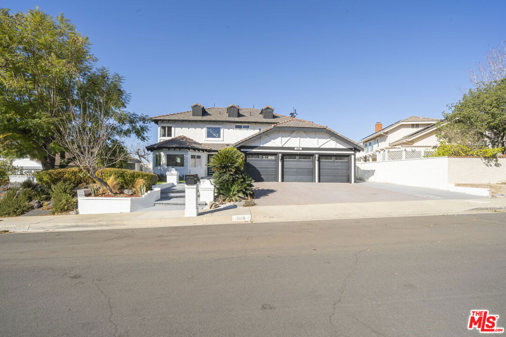 1515 Sunbluff Drive