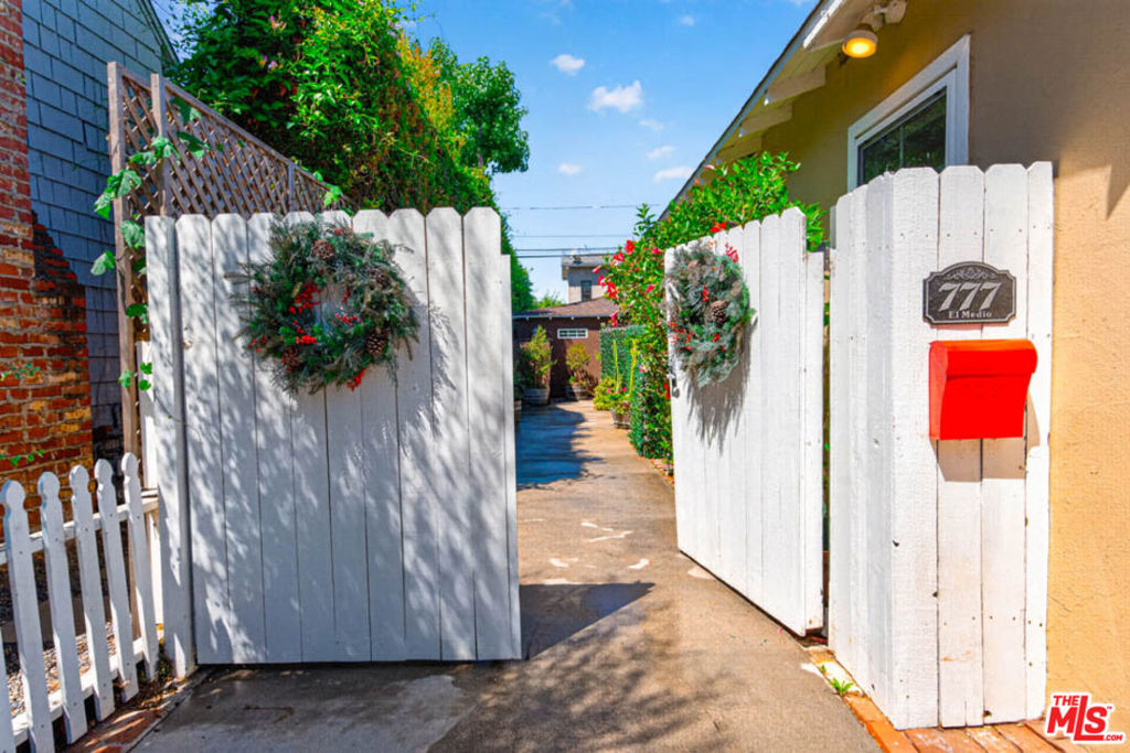 777 El Medio Avenue
