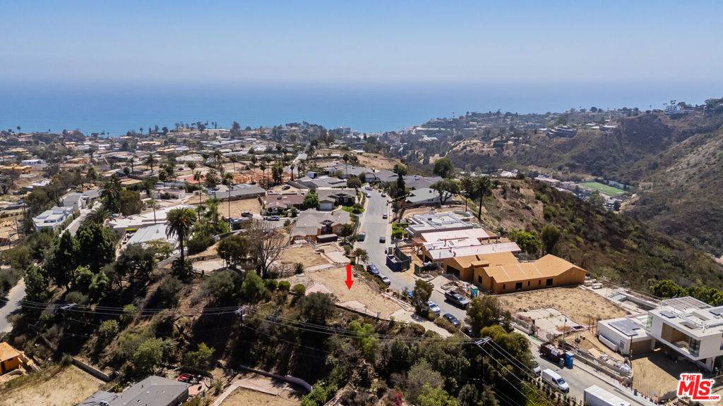 922 Enchanted Way