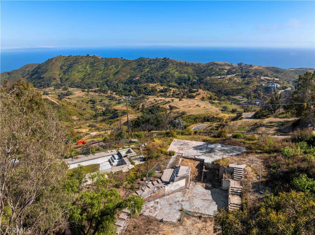 21135 Saddle Peak