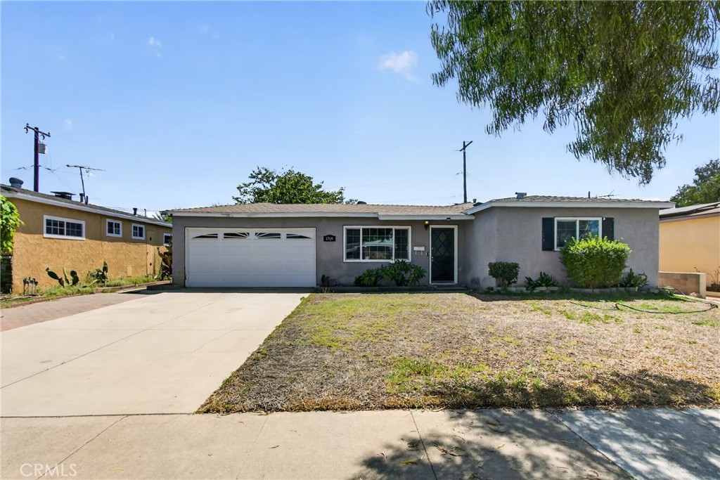 1326 W Brewster