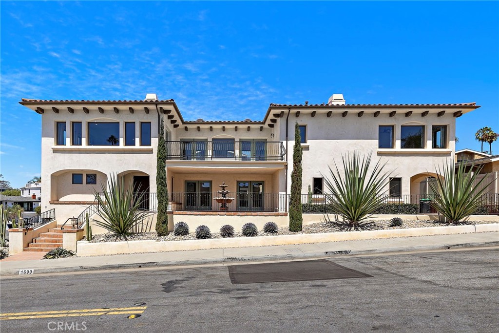 1699 Calle De Los Alamos