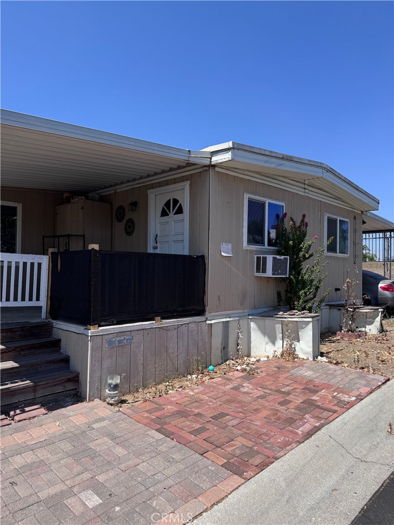 1025 S riverside 54