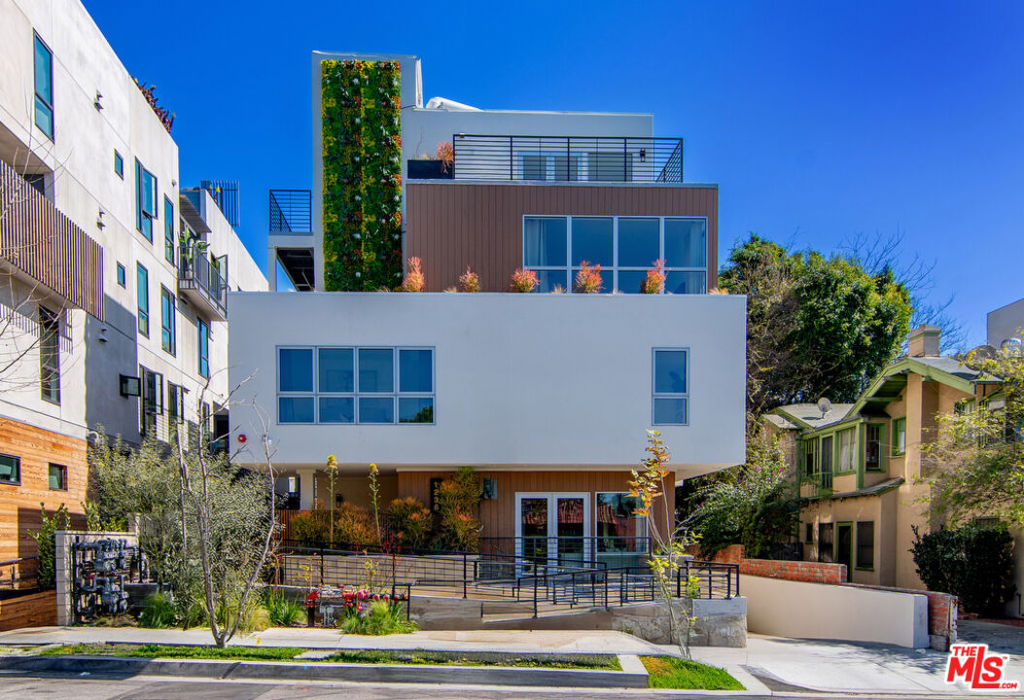 1236 N Fairfax Avenue 8
