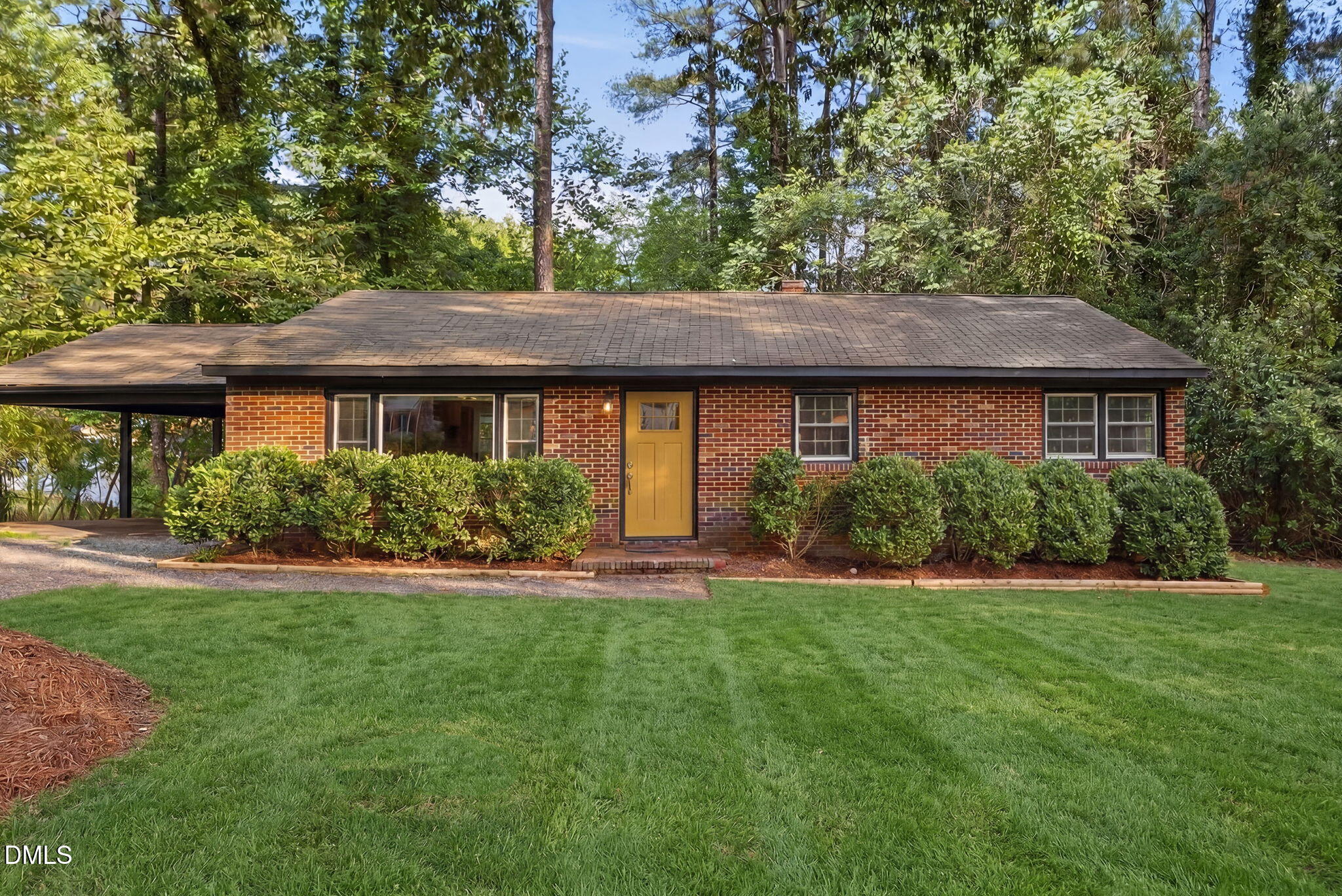 27 S Circle Drive, Chapel Hill, NC 27516