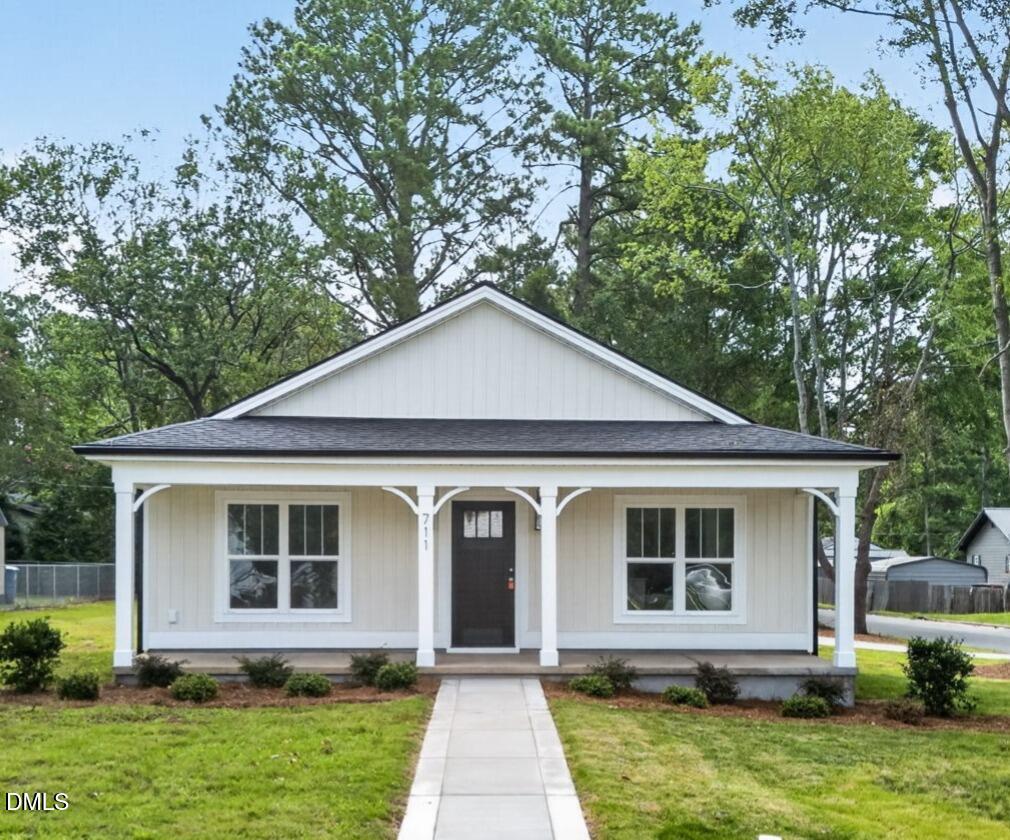 711 S Ellis Avenue, Dunn, NC 28334