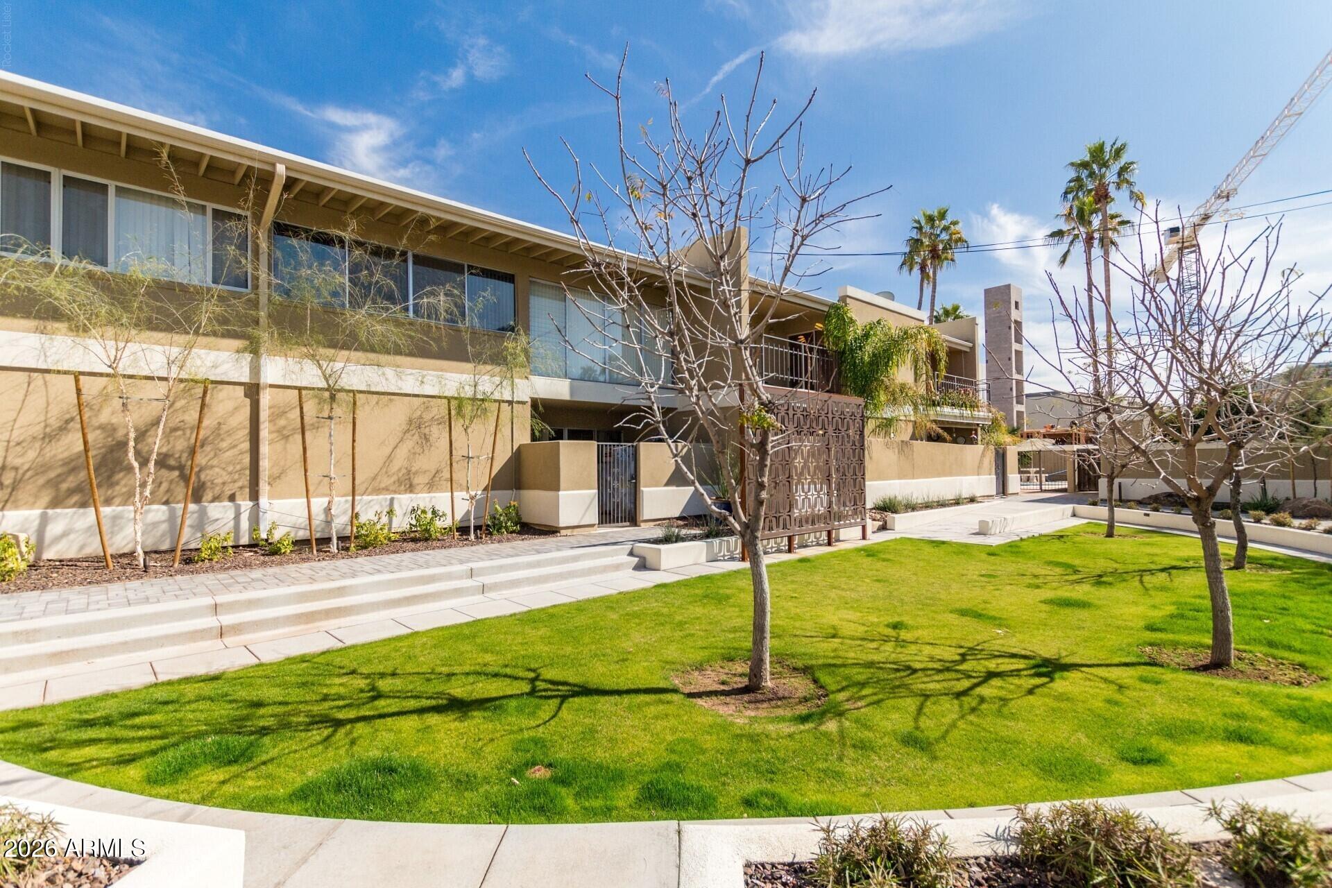 2233 E HIGHLAND Avenue 138, Phoenix, AZ 85016