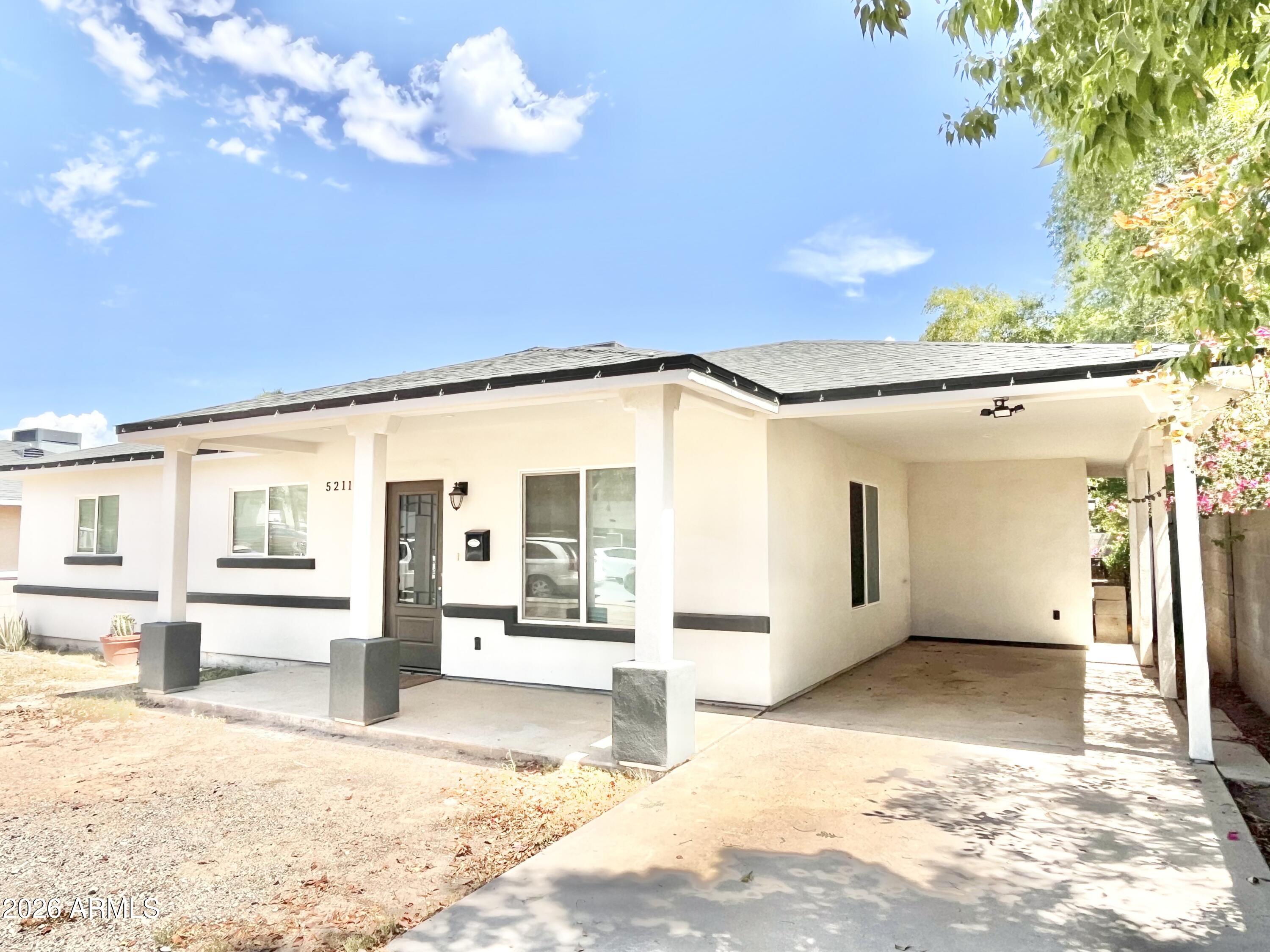 5211 N 8TH Place, Phoenix, AZ 85014