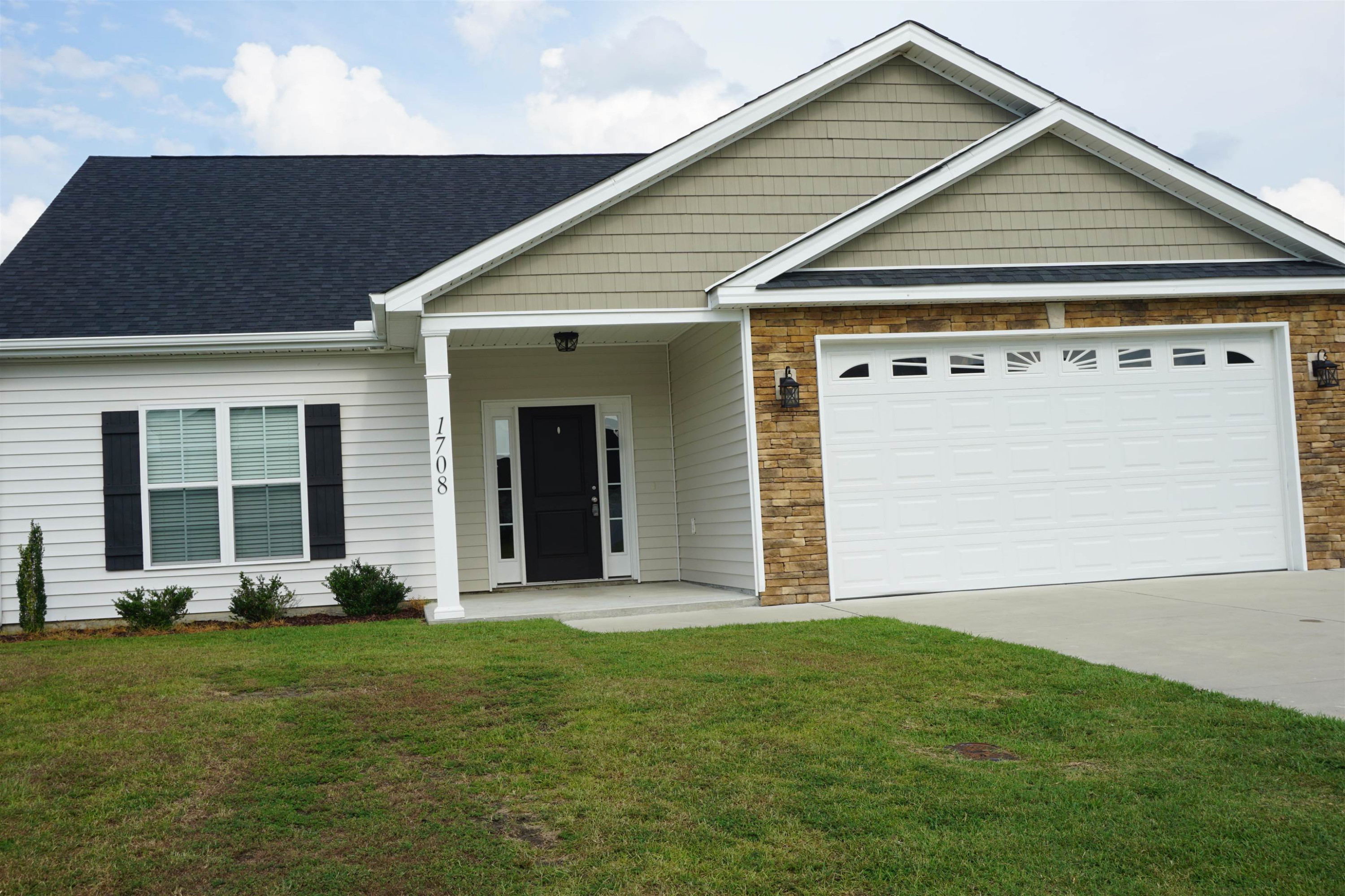 1708 Penncross Drive, Greenville, NC 27834
