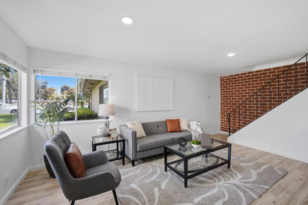 811 North Capitol Avenue 3