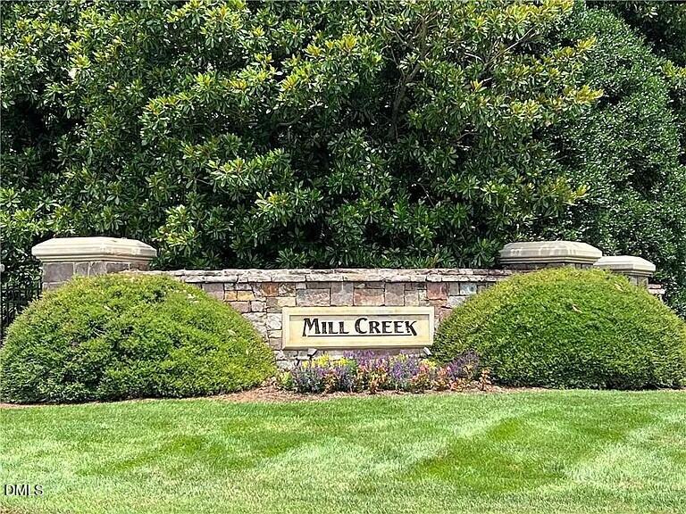 302 Muirfield Court, Mebane, NC 27302