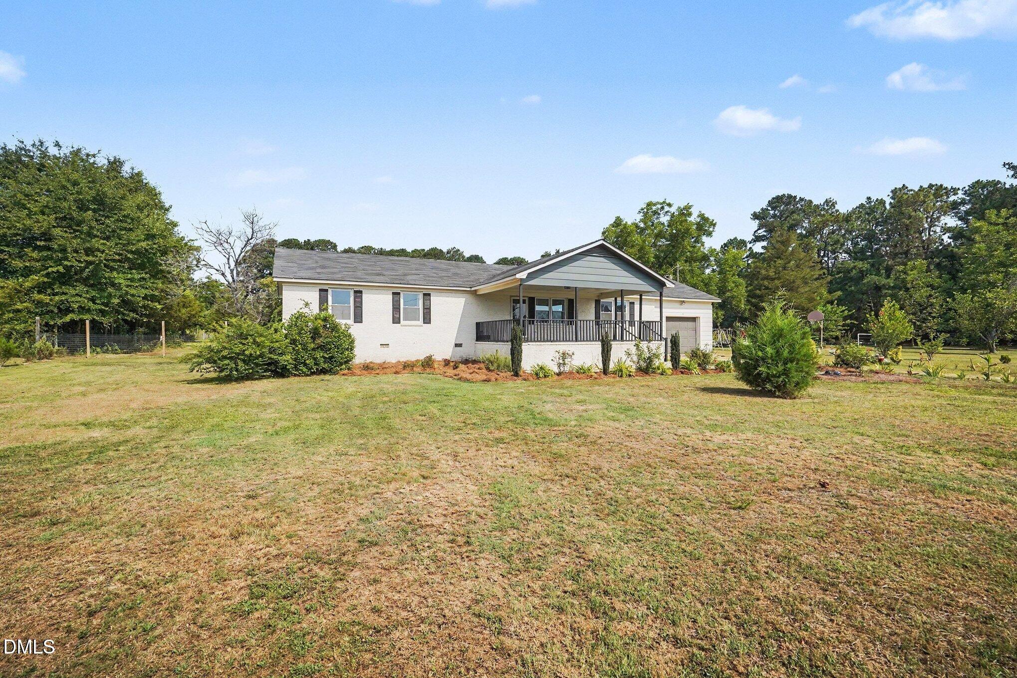 134 Old Oak Lane, Dunn, NC 28334