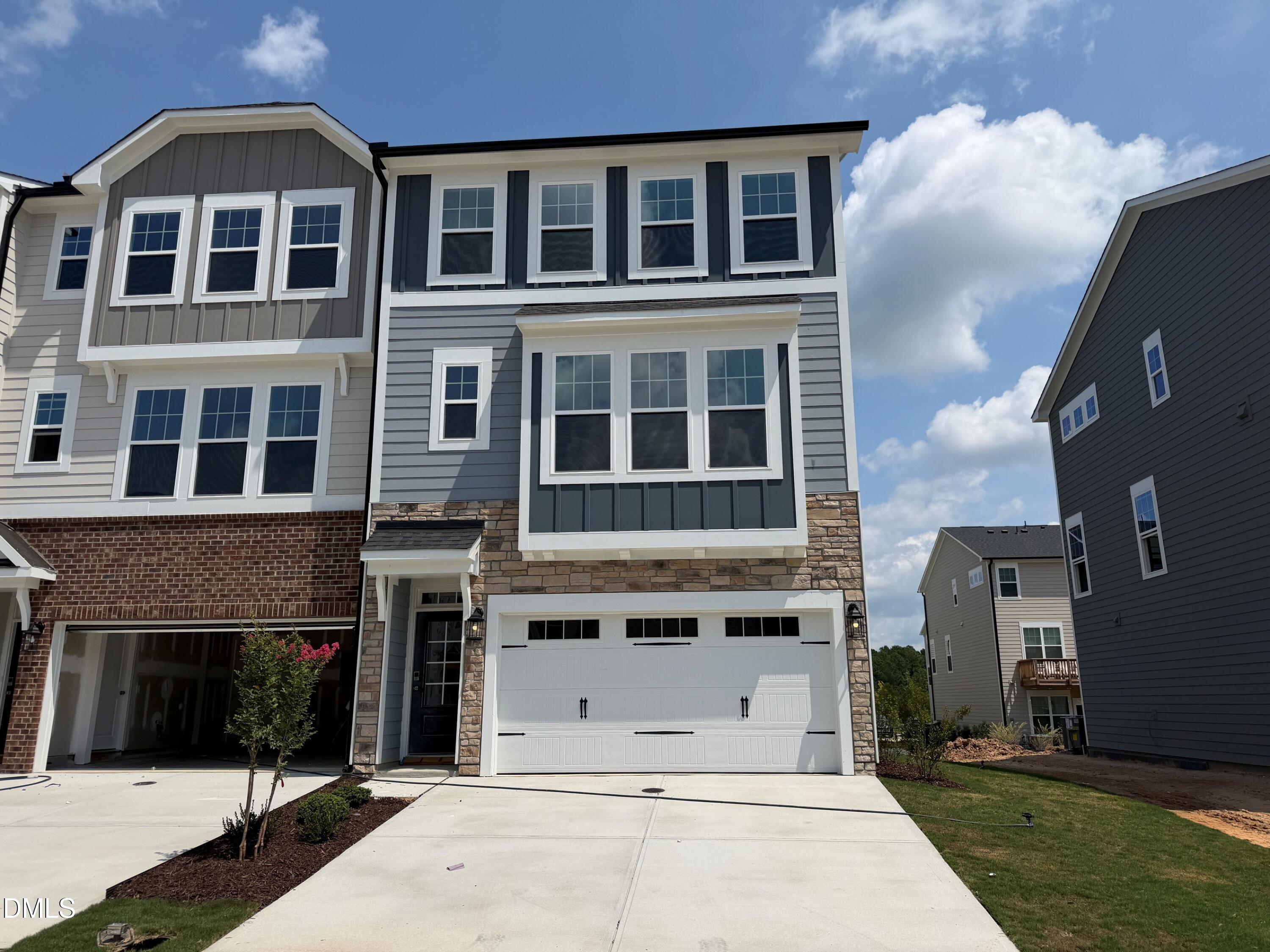 9043 Hazy Jade Way 133, Apex, NC 27523