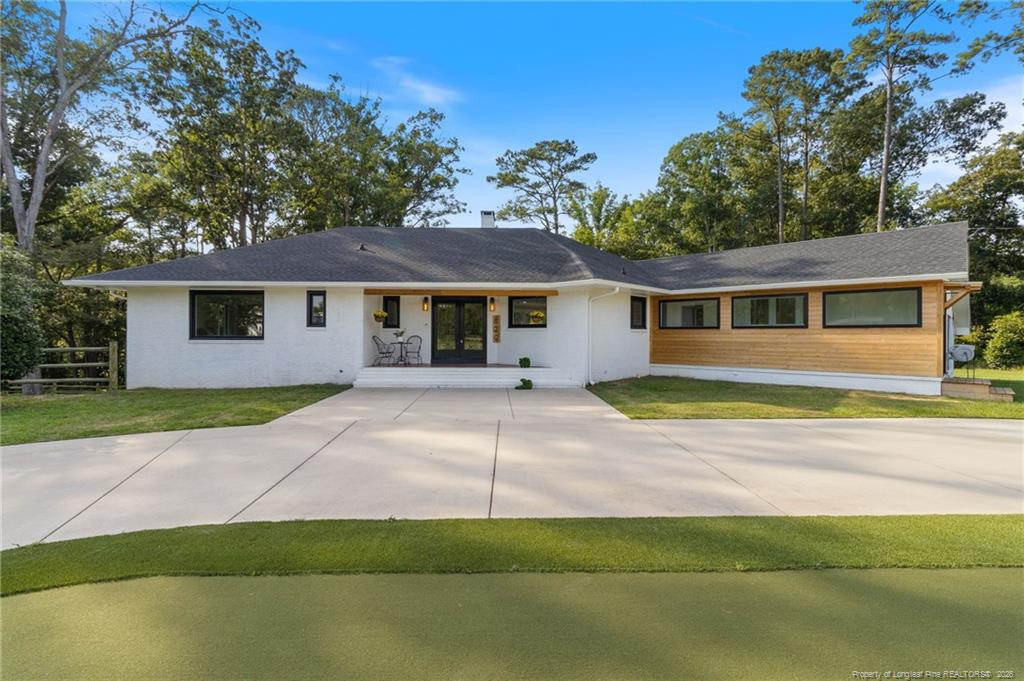 820 Saint Pauls Drive, Raeford, NC 28376