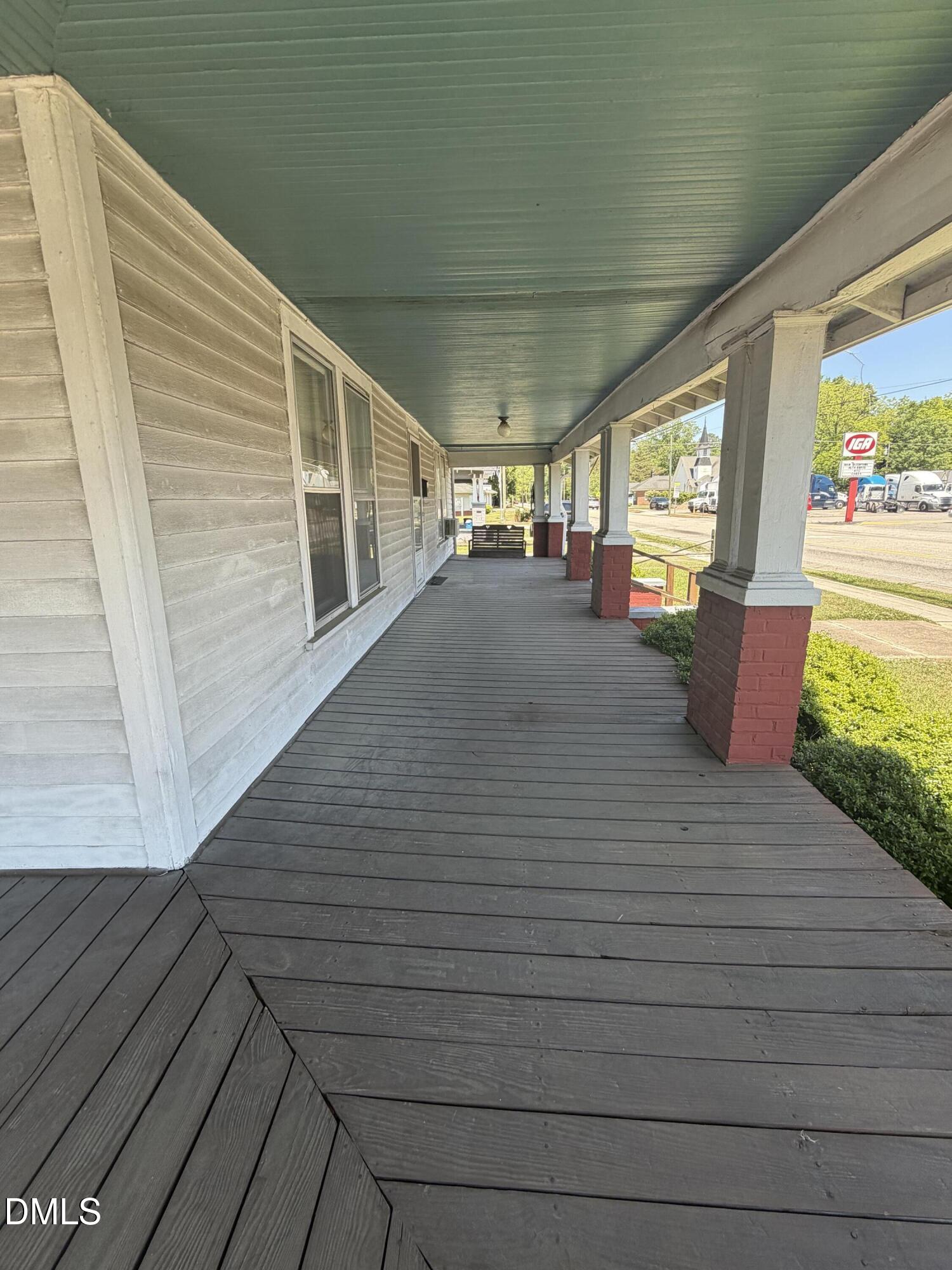 209 N Pollock Street, Selma, NC 27576