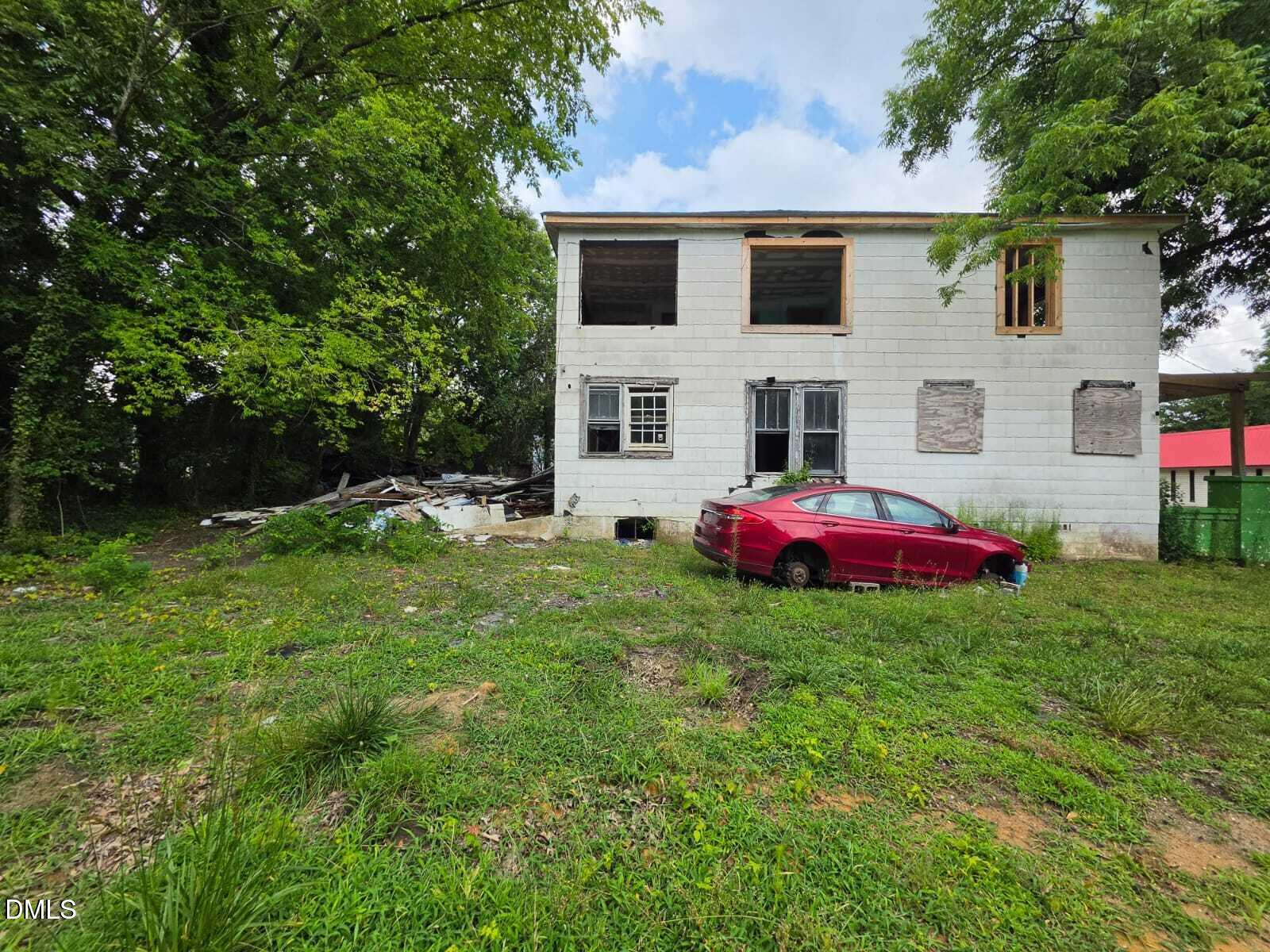 120 W Rockspring Street, Henderson, NC 27536