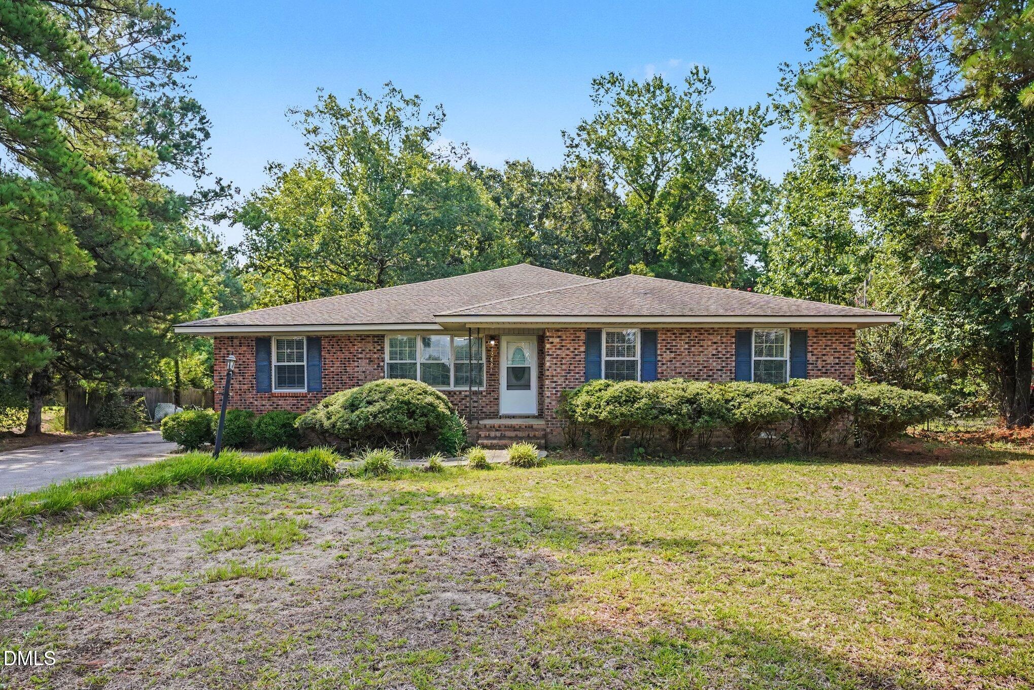 12821 N Carolina 242 Highway S, Bladenboro, NC 28320