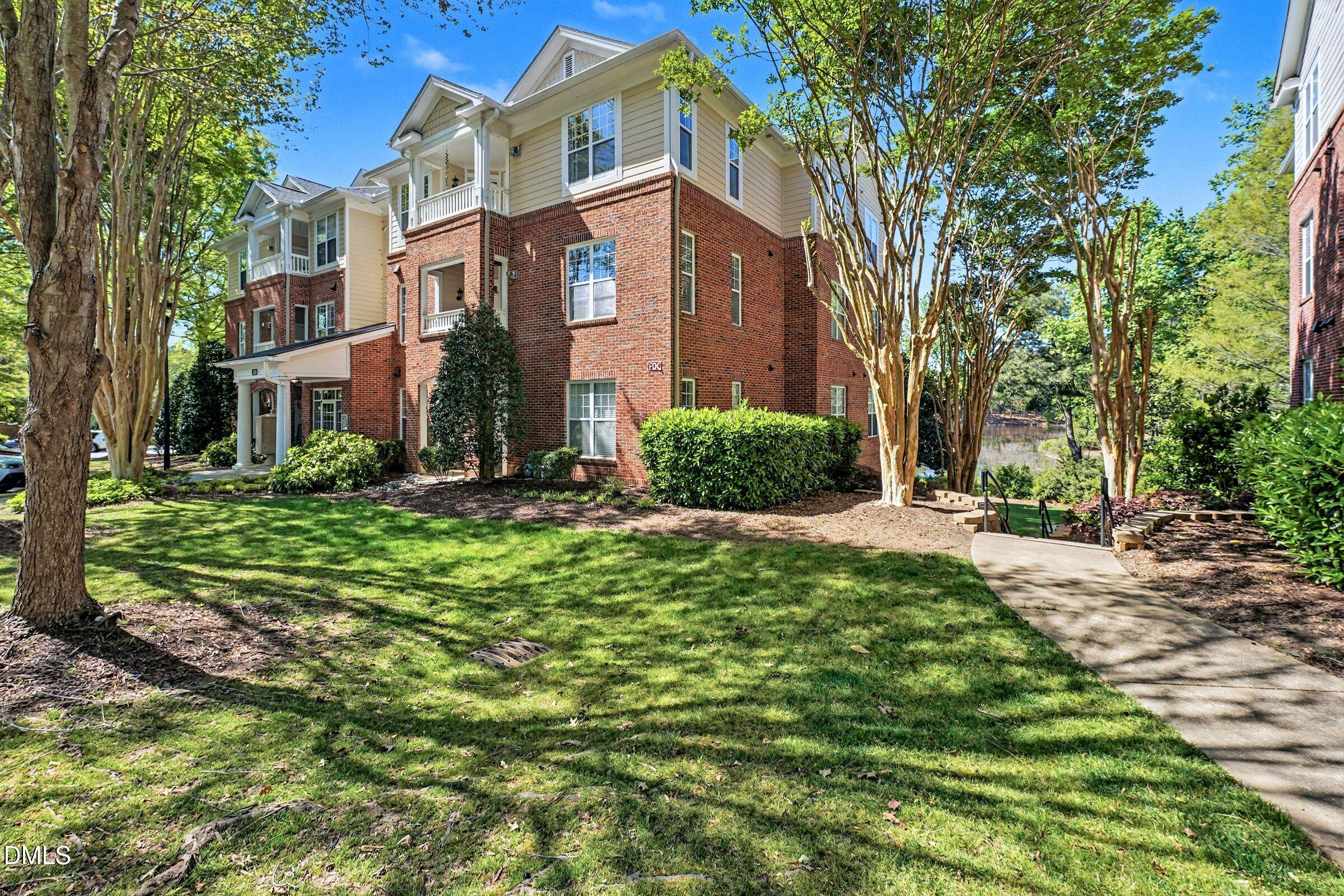 8221 Allyns Landing Way 204, Raleigh, NC 27615