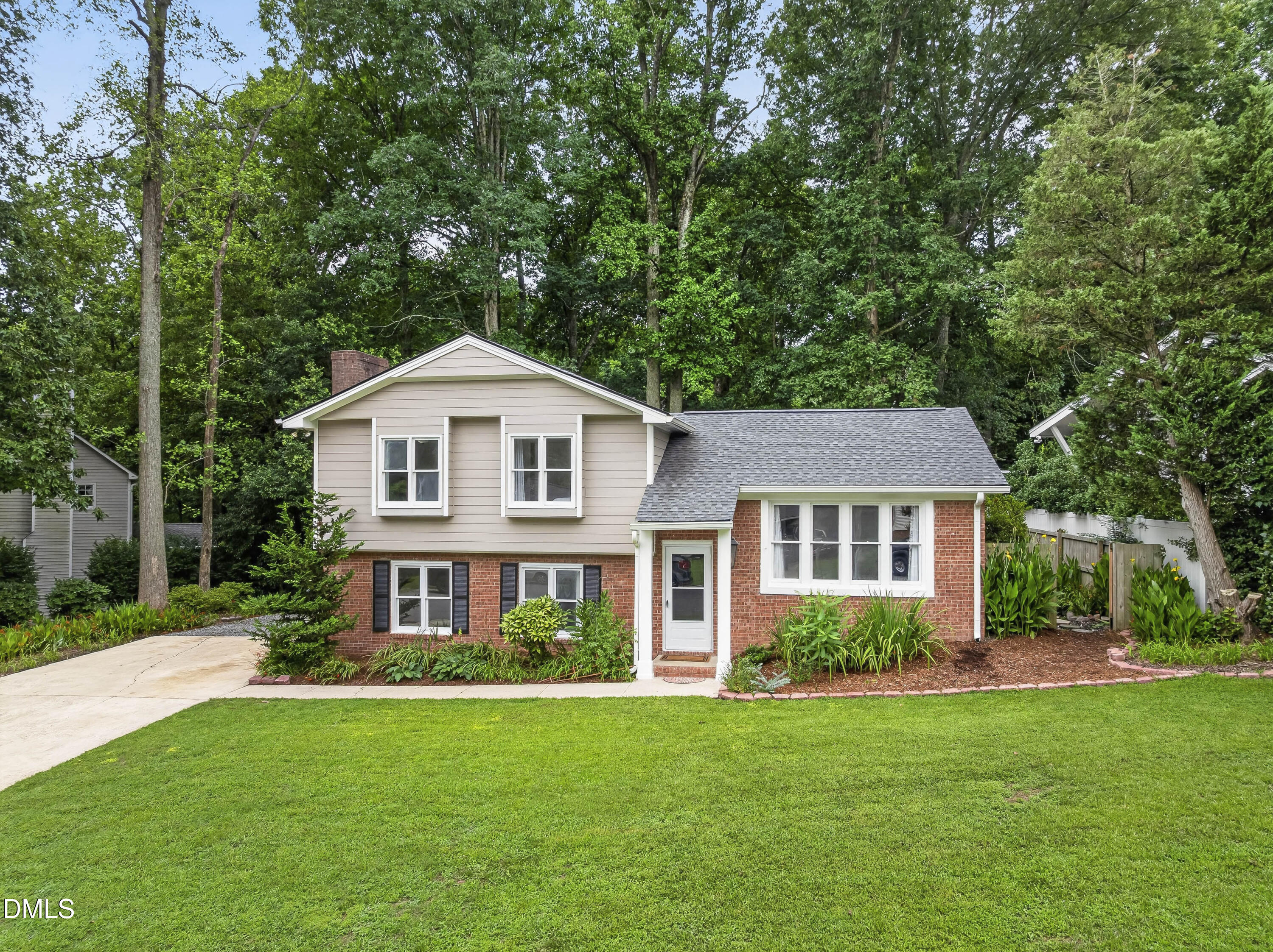 812 Pinewood Drive, Apex, NC 27502
