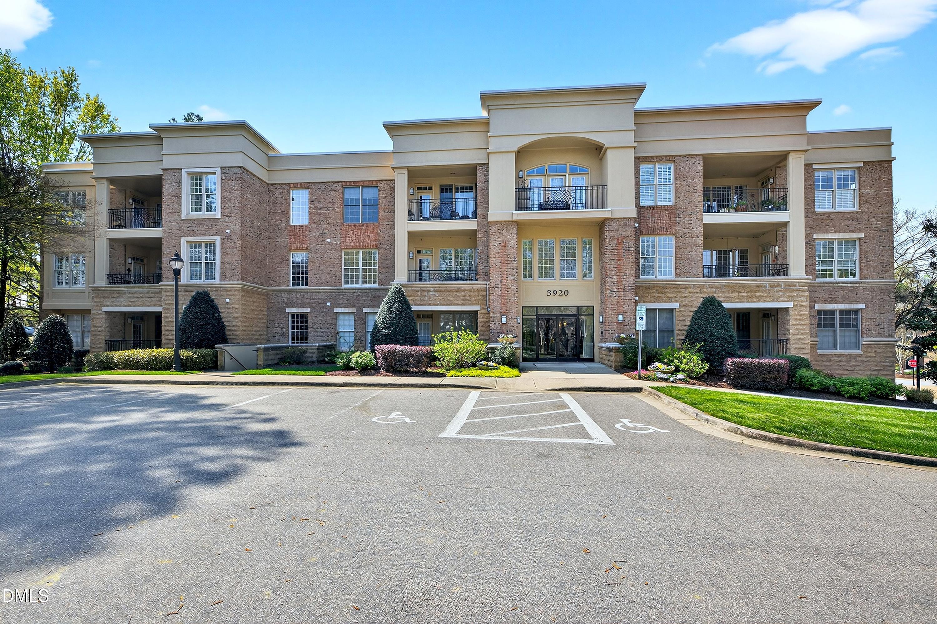 3920 Essex Garden Lane 202, Raleigh, NC 27612
