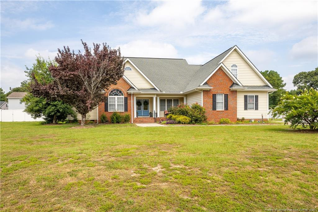 165 Pinecroft Drive, Dunn, NC 28334