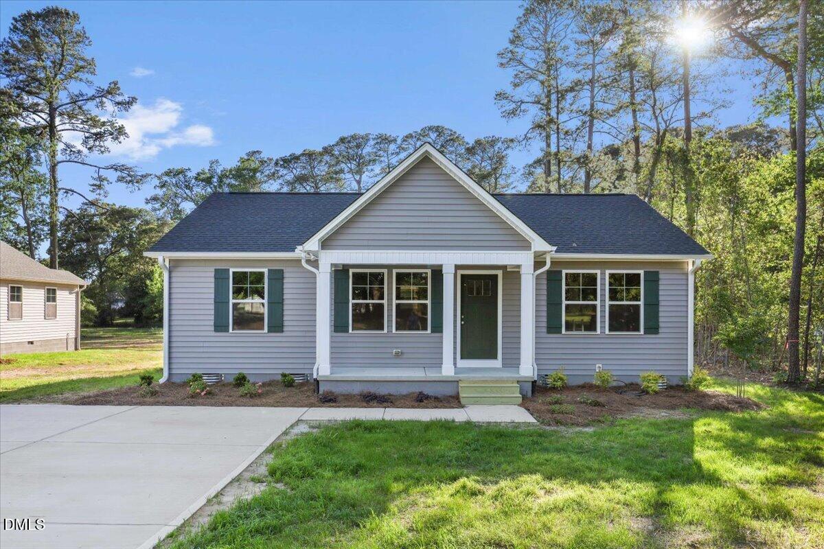 305 N West Street, Roseboro, NC 28382