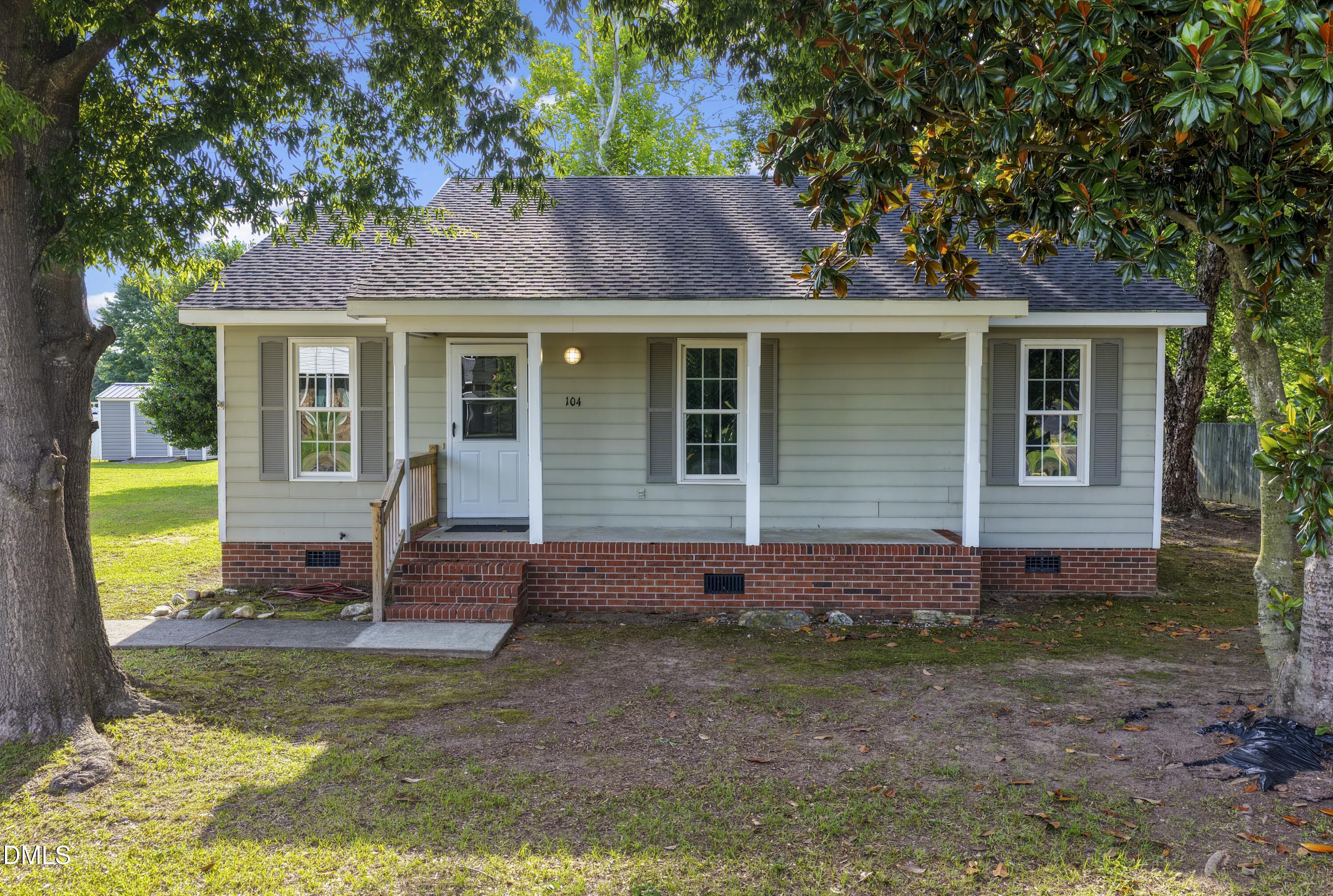 104 Sunset Drive, Dunn, NC 28334