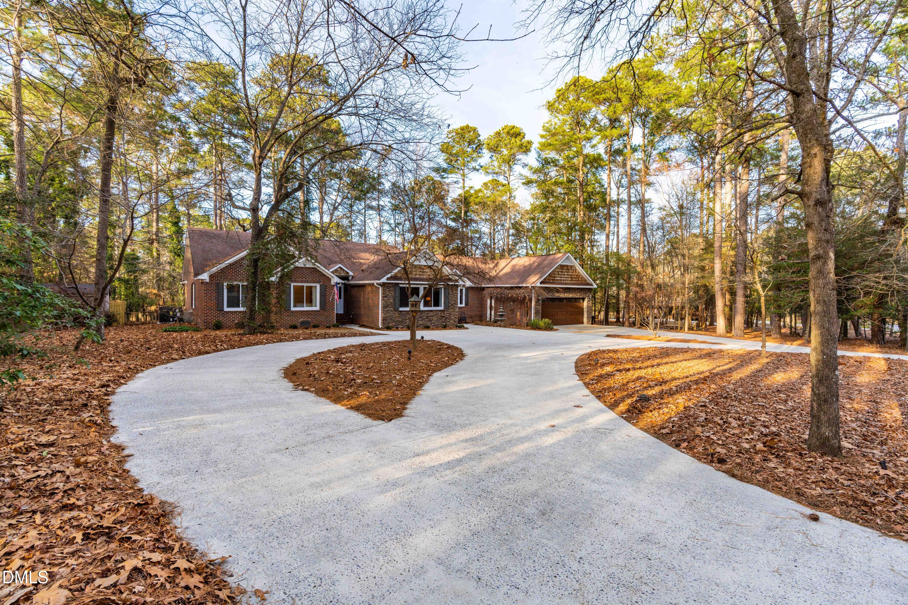 335 Sprunt Drive, Clinton, NC 28328