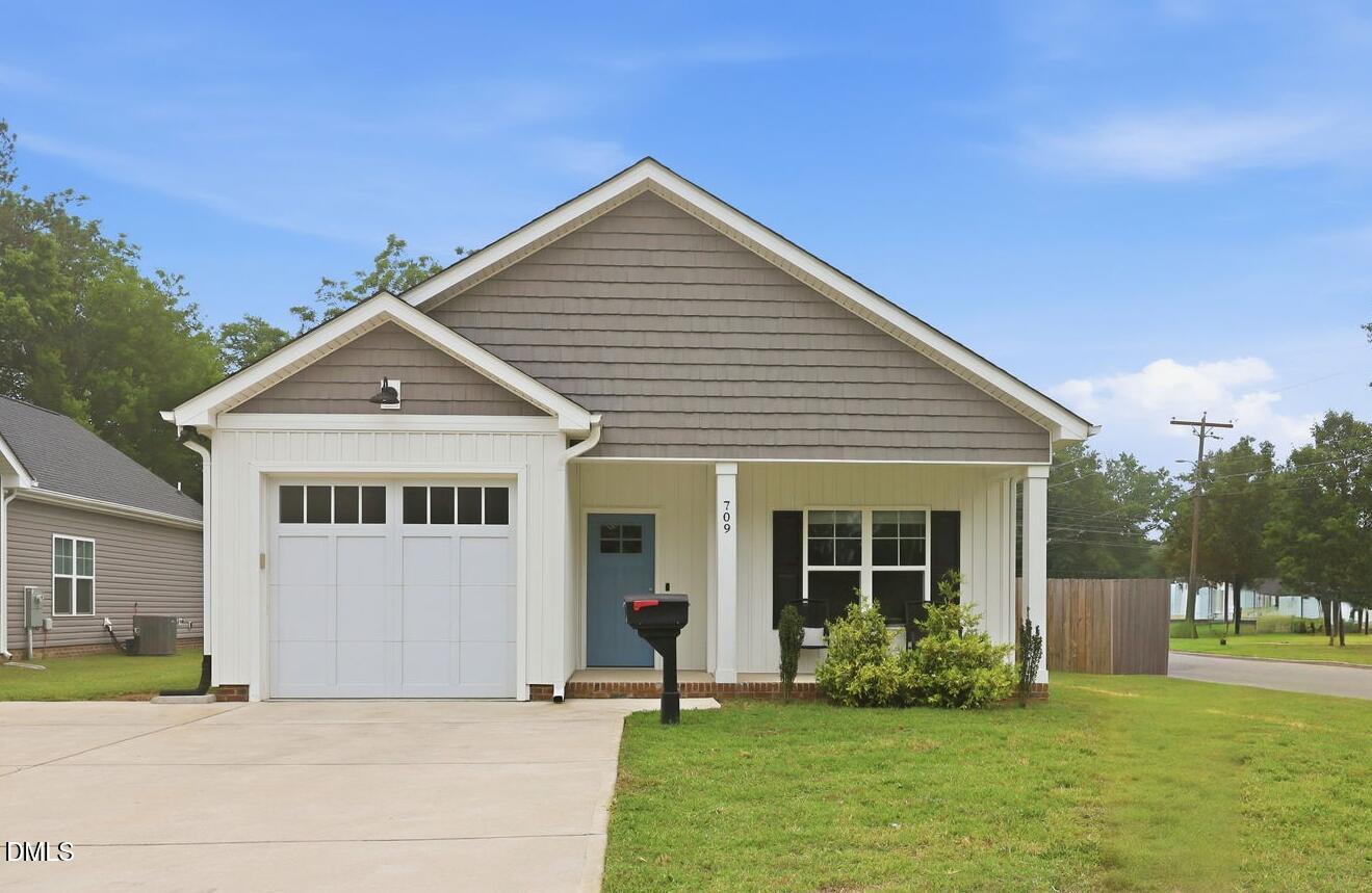 709 S Pollock Street, Selma, NC 27576