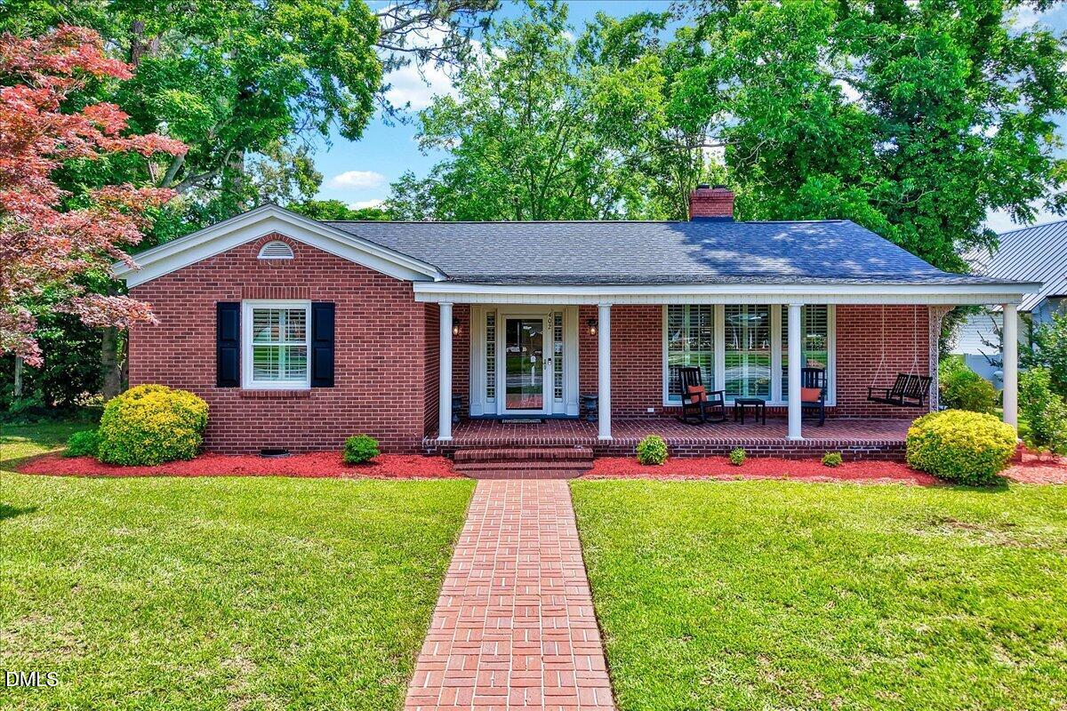 402 N Main Street, Four Oaks, NC 27524