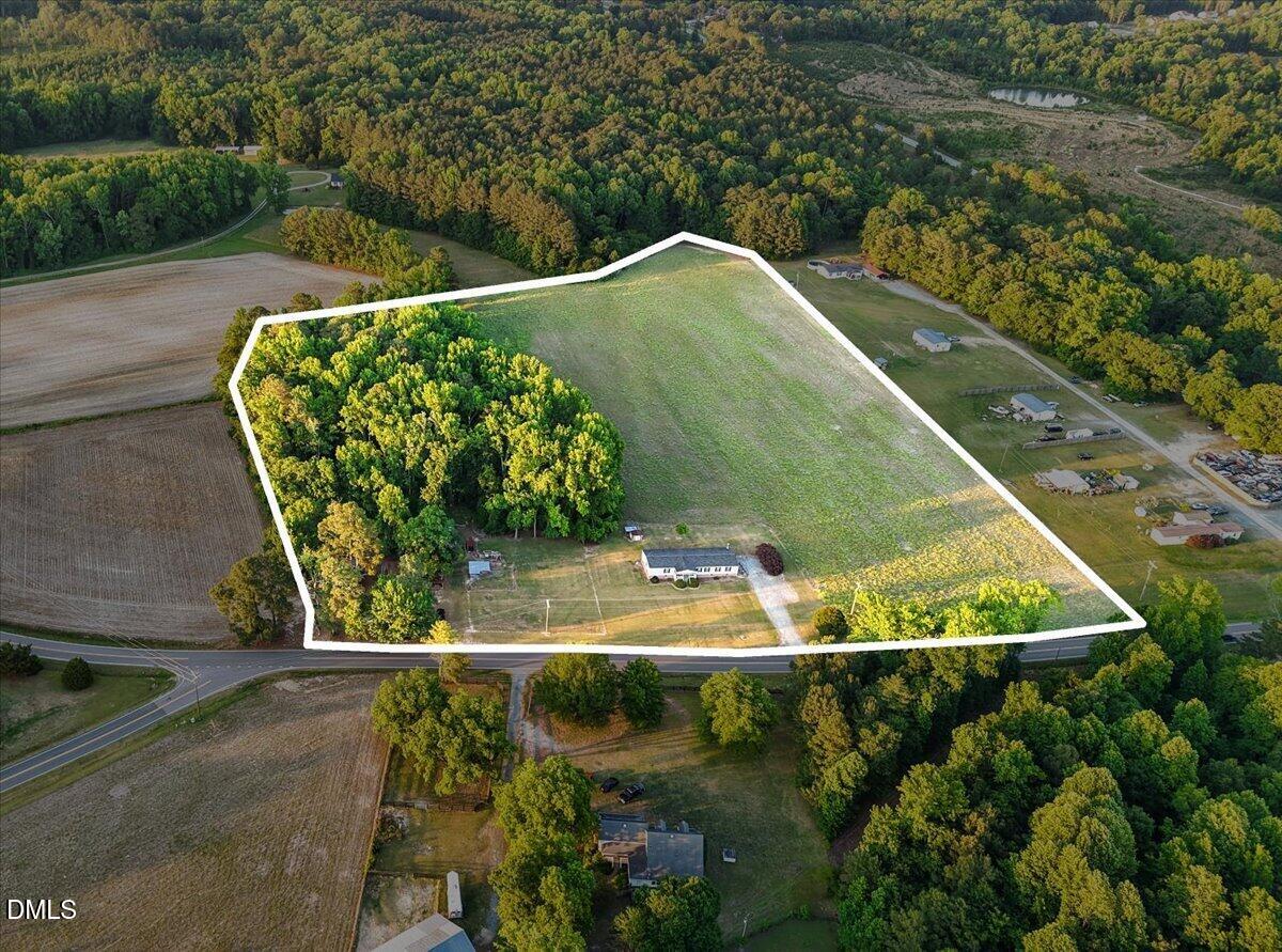 160 County Line Road, Benson, NC 27504