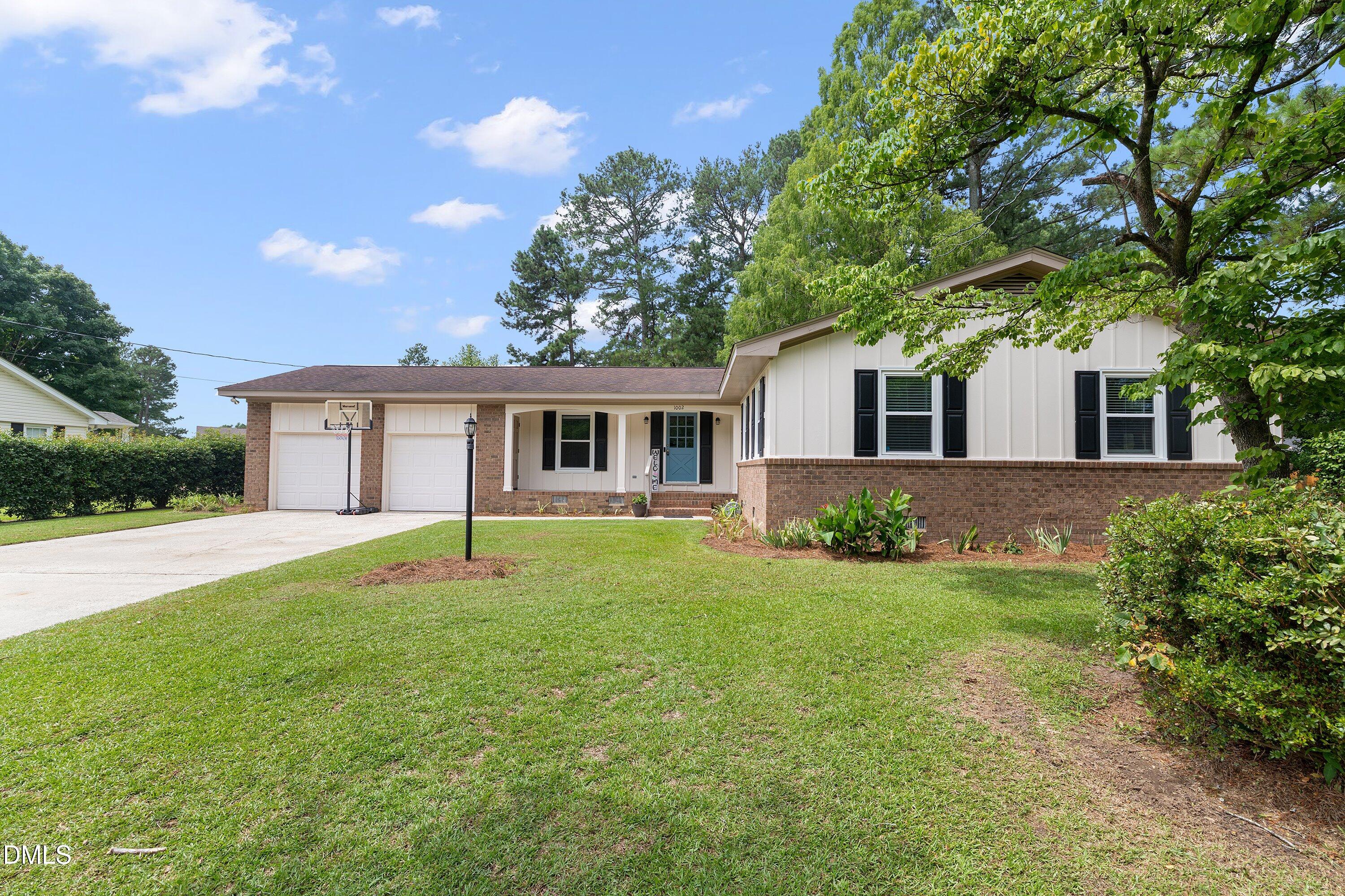 1002 E Maplewood Drive, Benson, NC 27504