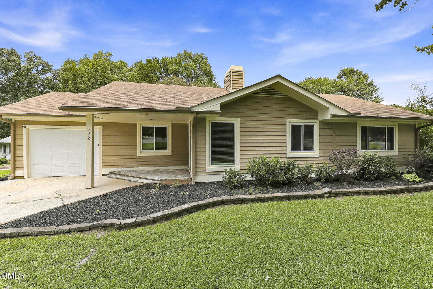 102 Oaklake Court, Fuquay Varina, NC 27526