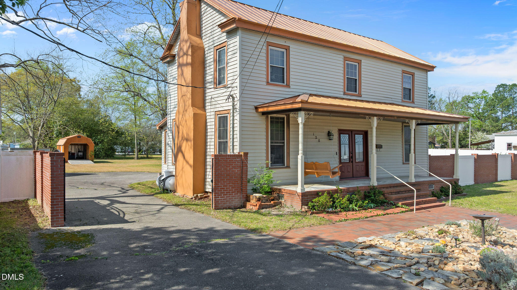 128 E Railroad Street, La Grange, NC 28551