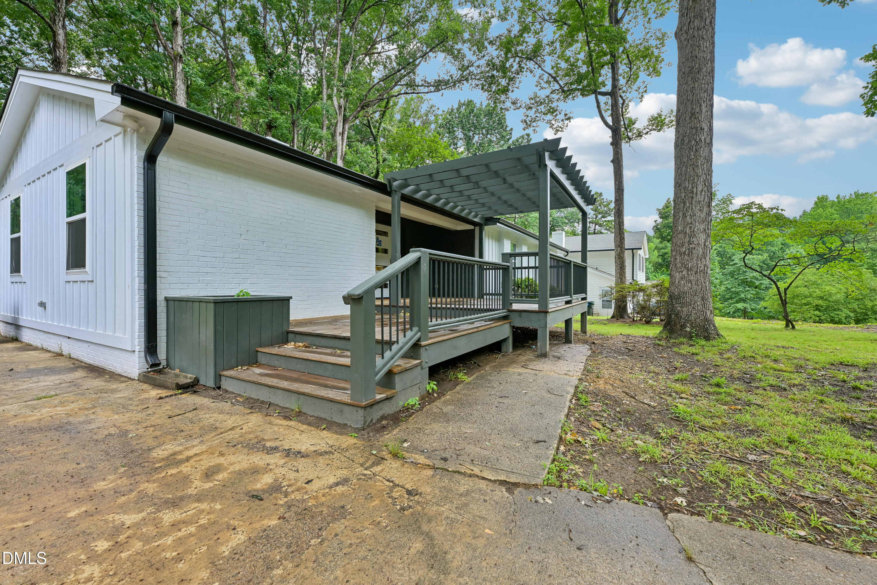 6625 Suburban Drive, Raleigh, NC 27615